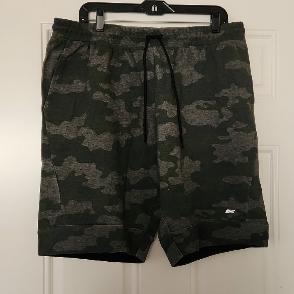 Amazon Essentials Fleece Active Shorts - Picture 5 of 15